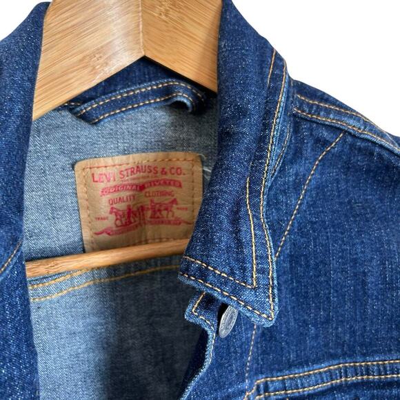 Levi's Juniors size Small Denim jean jacket  Medium Wash - Picture 4 of 6
